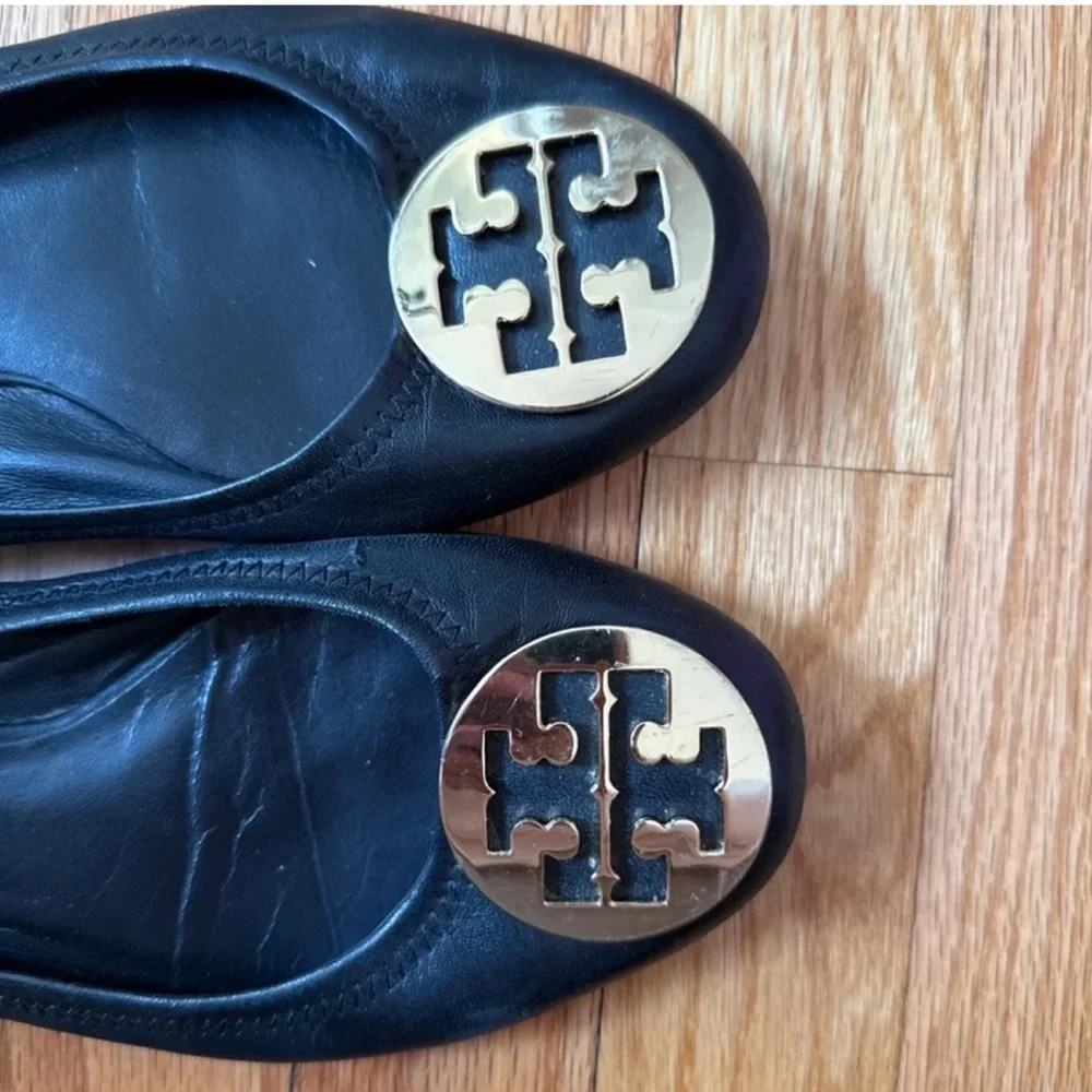 Tory Burch Black Leather Flats with Gold Logo - Picture 3 of 12